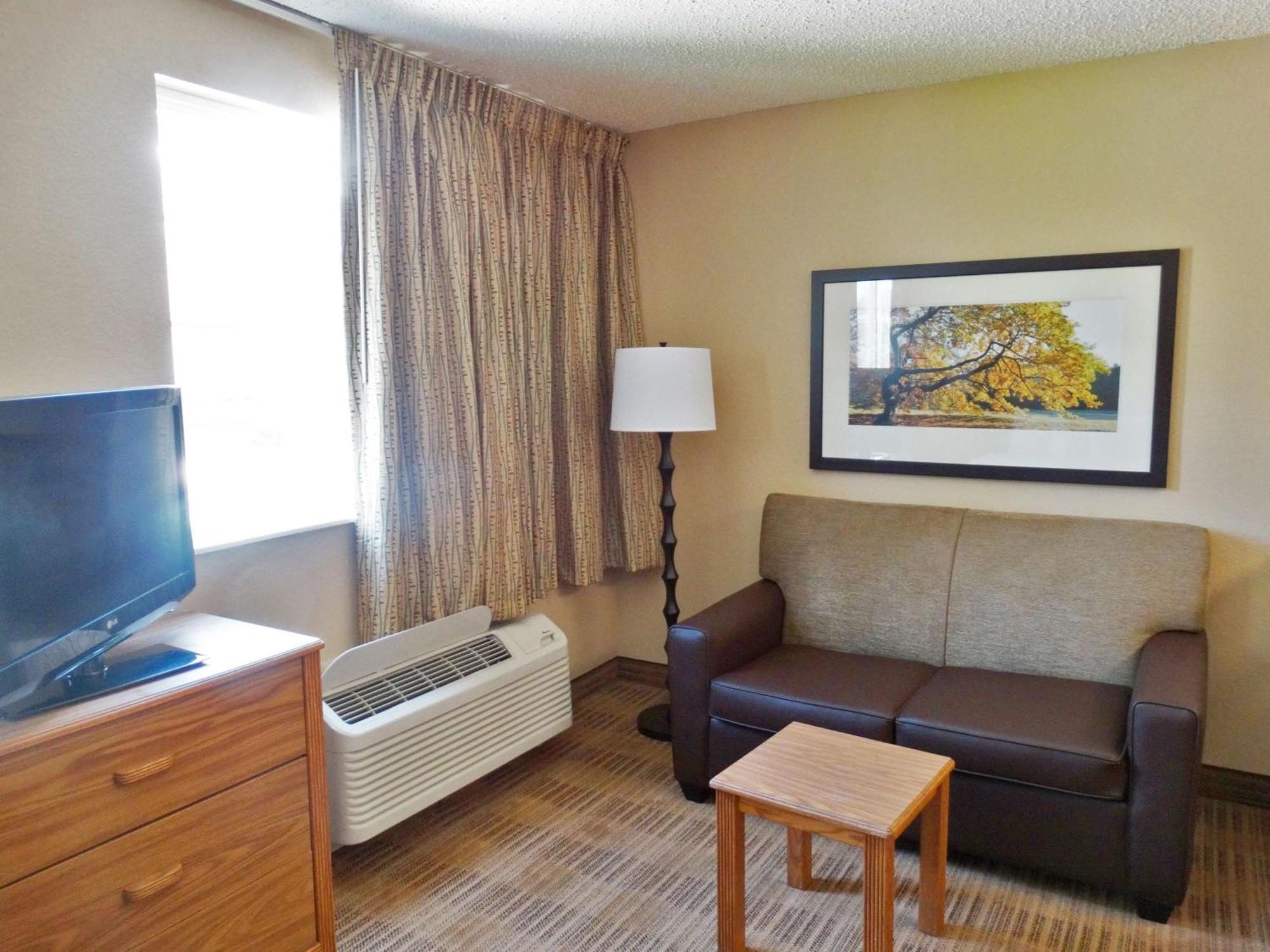 Extended Stay America Select Suites - Providence - Airport Warwick Exterior photo