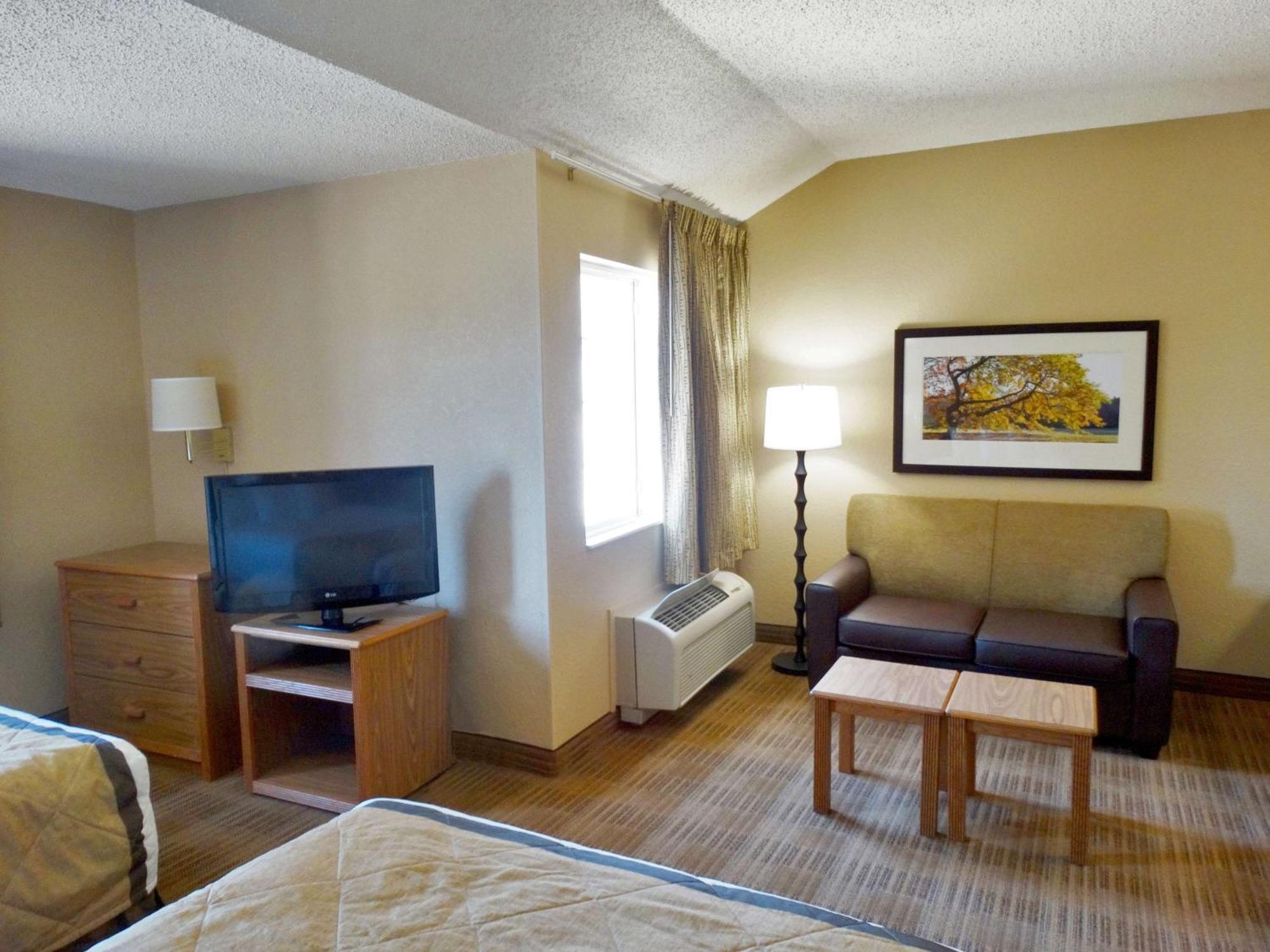 Extended Stay America Select Suites - Providence - Airport Warwick Exterior photo