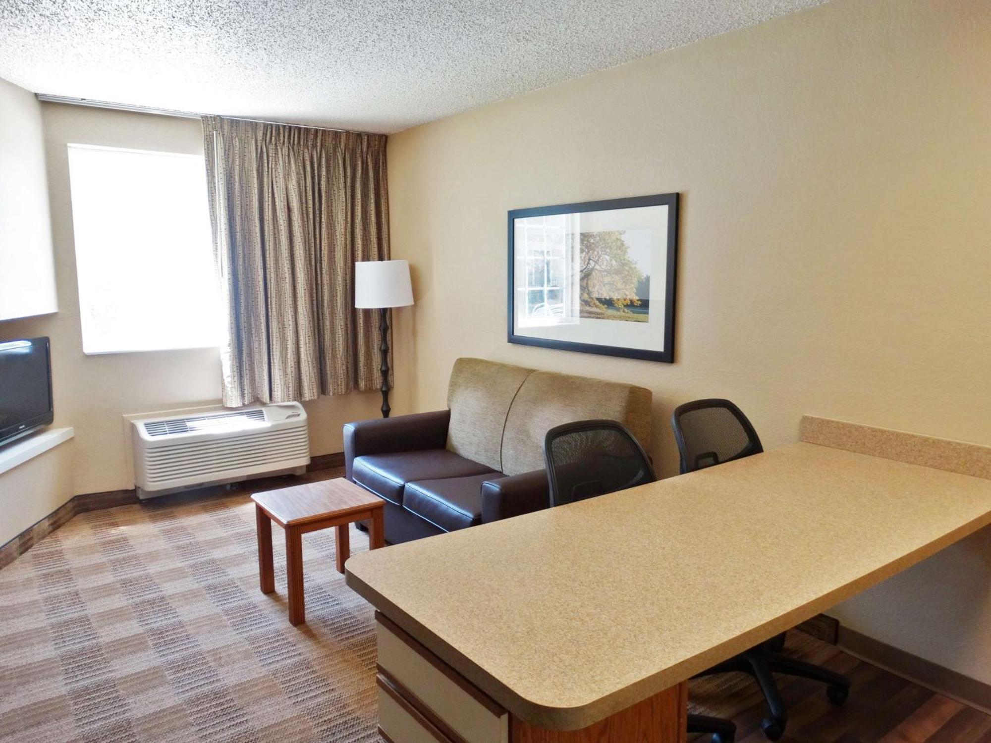 Extended Stay America Select Suites - Providence - Airport Warwick Exterior photo