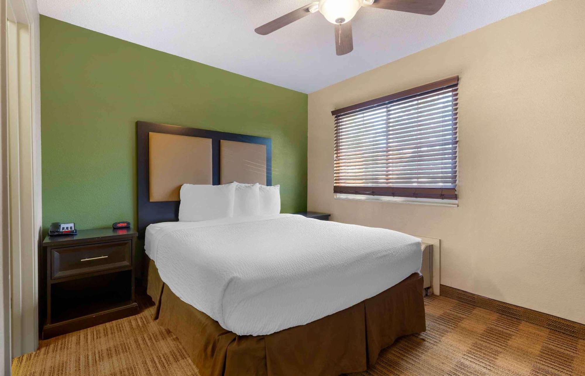 Extended Stay America Select Suites - Providence - Airport Warwick Exterior photo