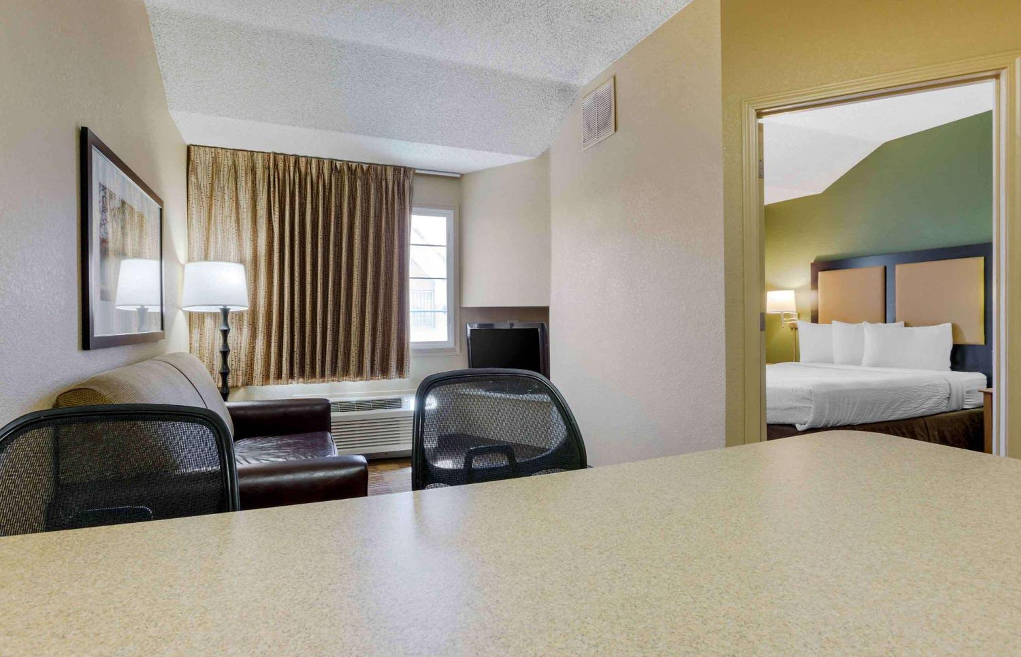 Extended Stay America Select Suites - Providence - Airport Warwick Exterior photo