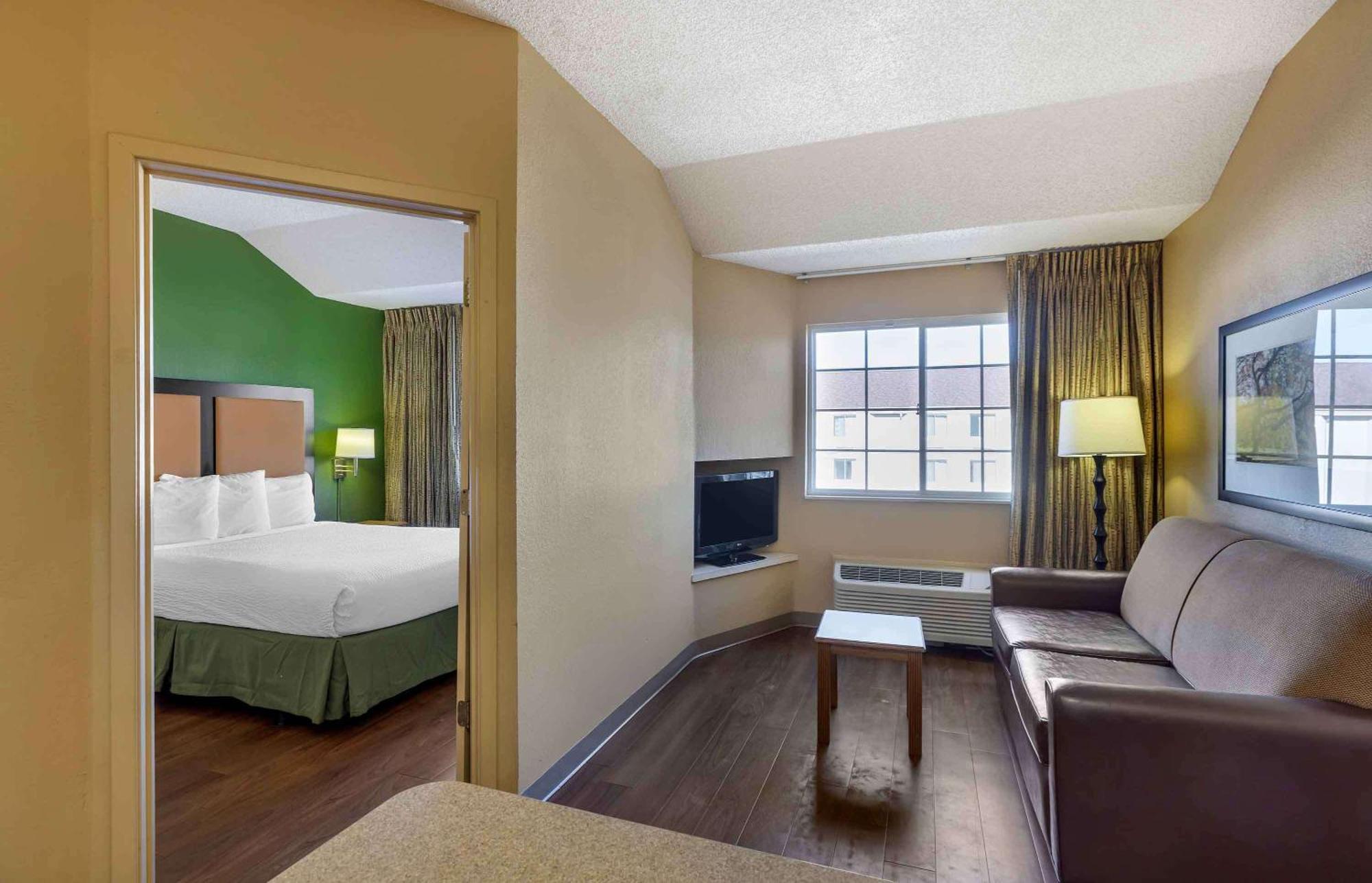 Extended Stay America Select Suites - Providence - Airport Warwick Exterior photo