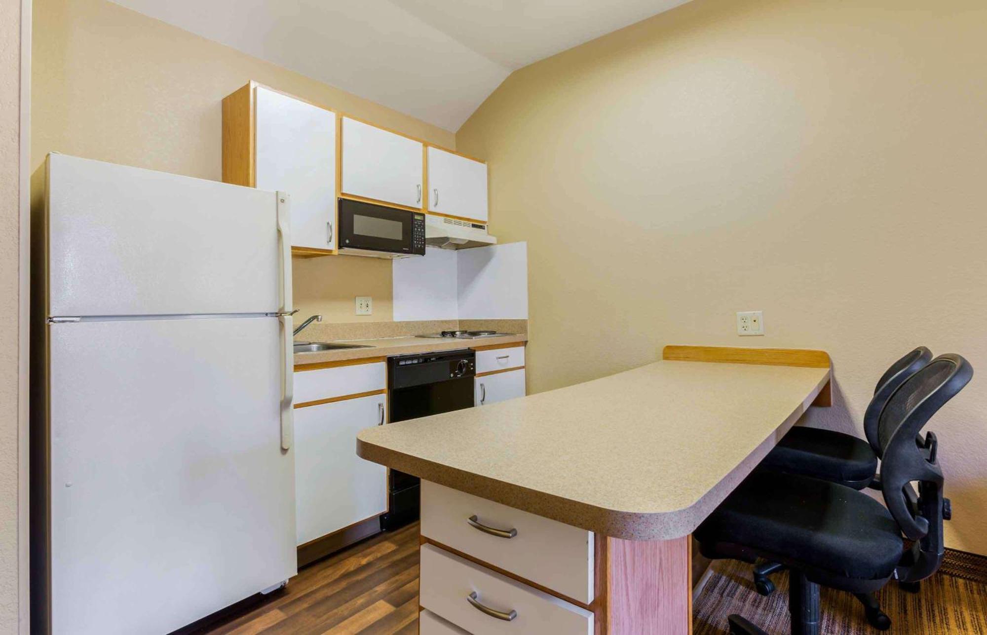 Extended Stay America Select Suites - Providence - Airport Warwick Exterior photo