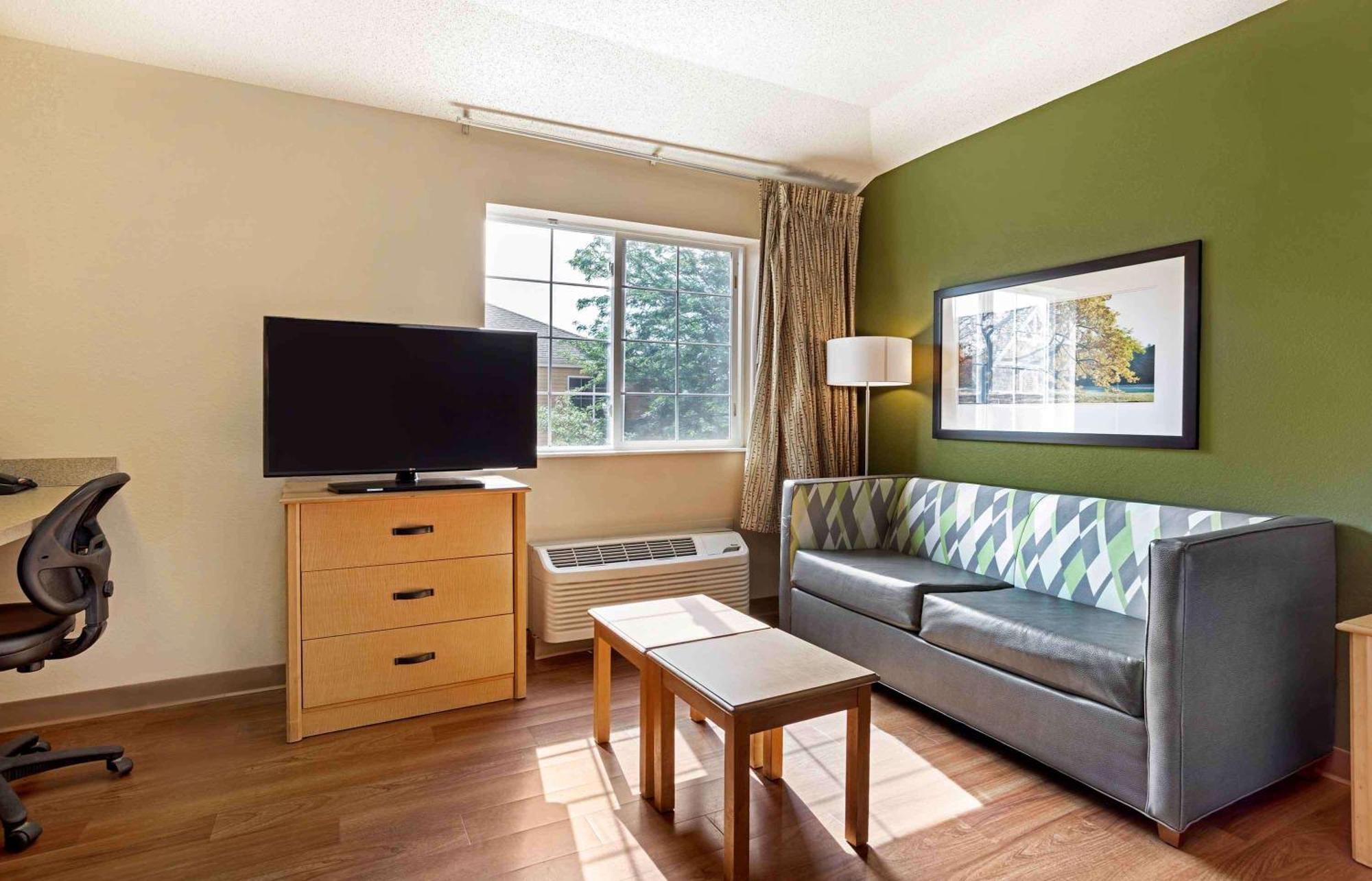 Extended Stay America Select Suites - Providence - Airport Warwick Exterior photo