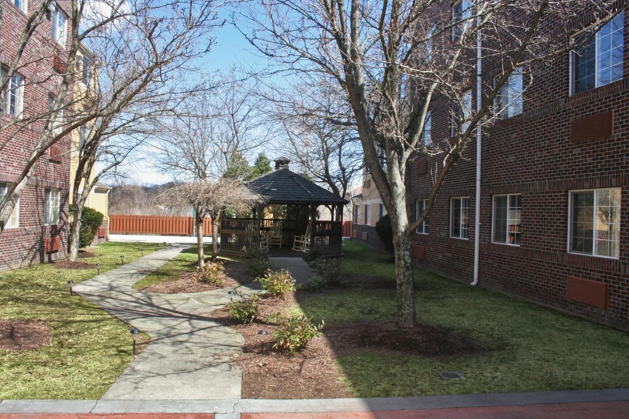 Extended Stay America Select Suites - Providence - Airport Warwick Exterior photo